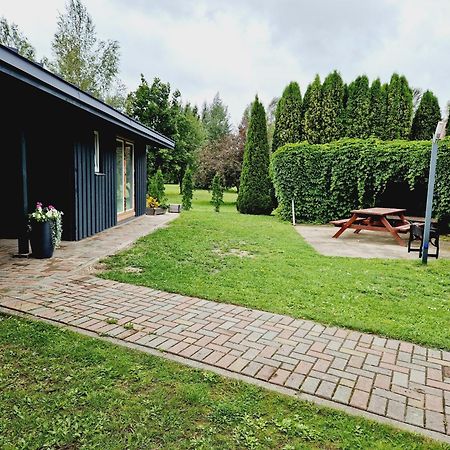 Guest House Podnieki 벤츠필스 외부 사진