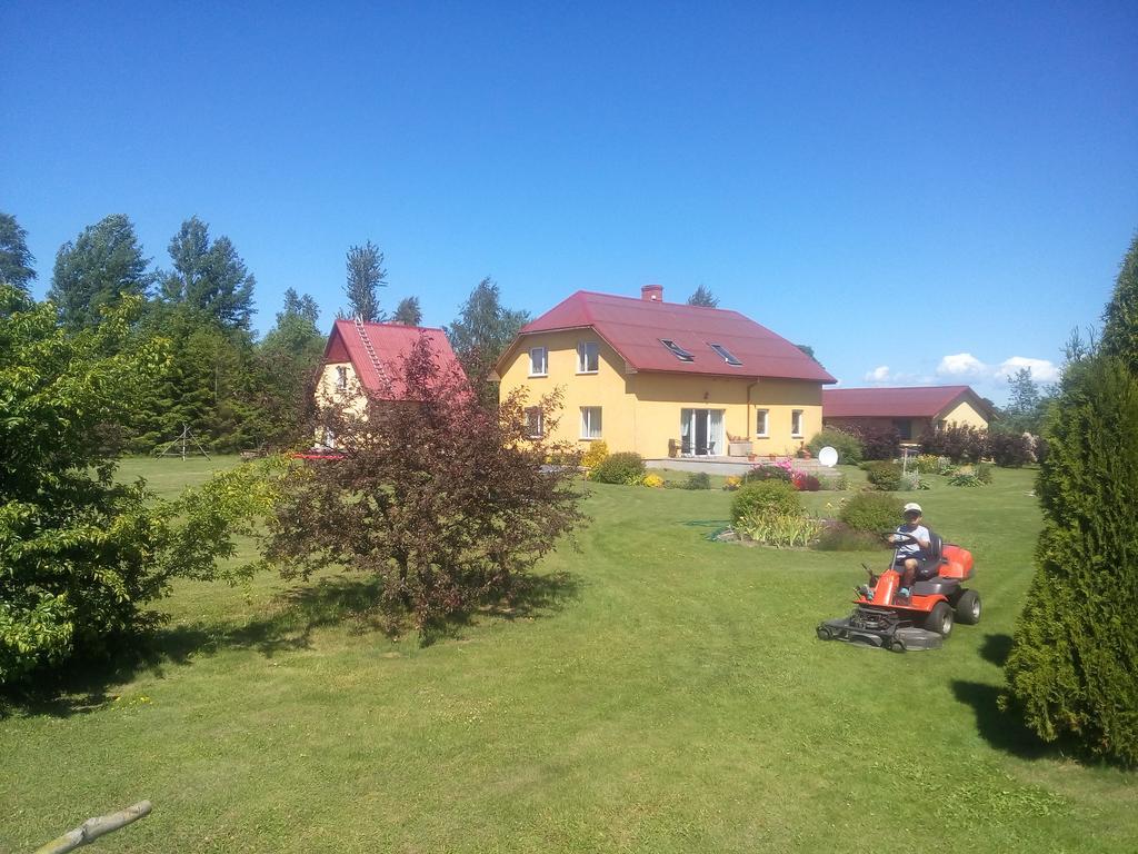 Guest House Podnieki 벤츠필스 외부 사진